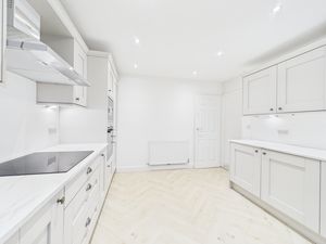 Photo 9- click for photo gallery